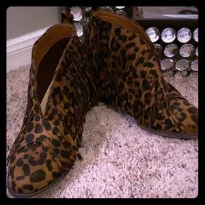 Women’s size 10 booties